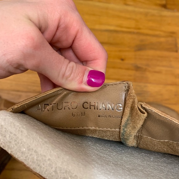 Tall boots - Picture 5 of 5